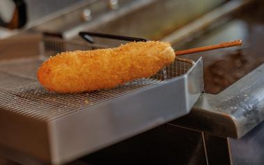 A freshly cooked corndog